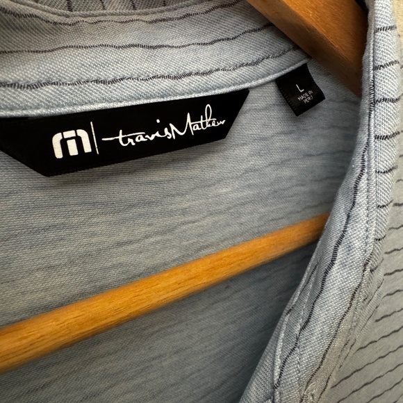 TravisMathew Men’s Polo Shirt Golf Large Light Blue Striped Marlin Logo - Picture 5 of 11